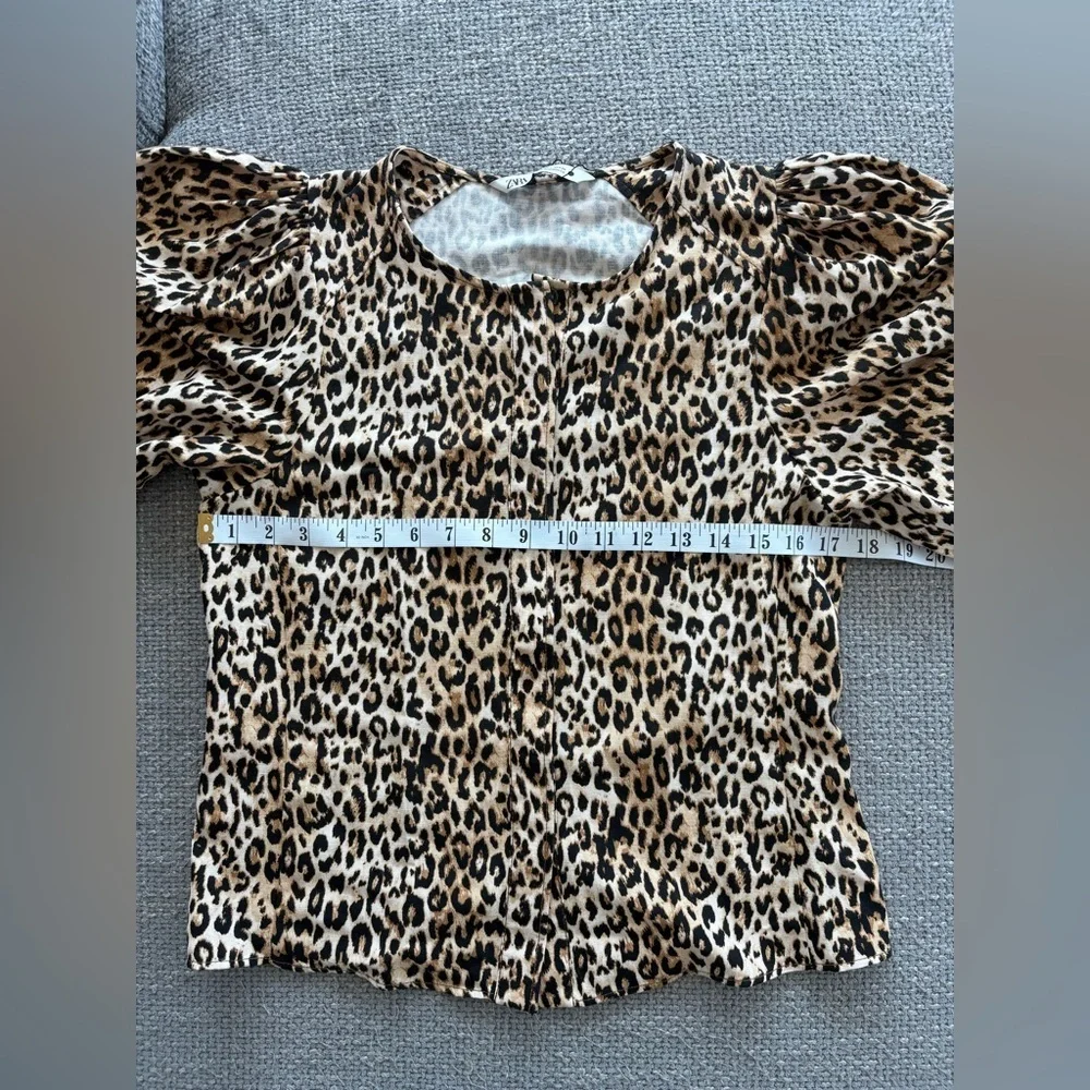 Zara Leopard Print Puff Sleeve Button Blouse - Size Small
Brand new no tag - Picture 8 of 12
